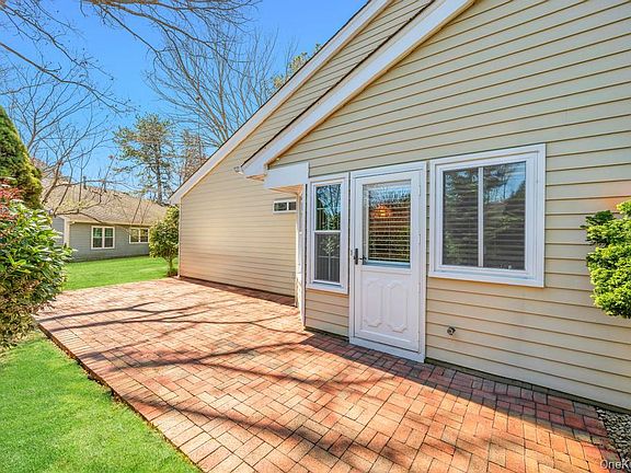 4th image of 12 Baldwin Court
