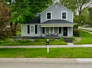 26 E Van Buren St, Oswego, IL 60543