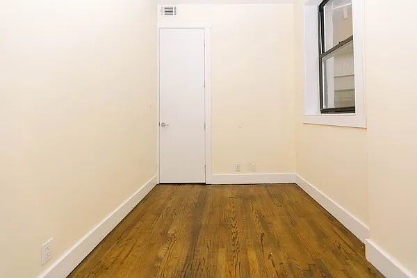 Rented by Nooklyn NYC LLC | media 12