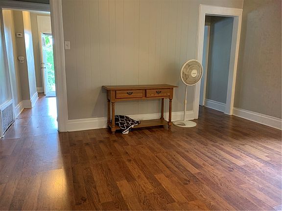 4th image of 518 Carolyn Ave