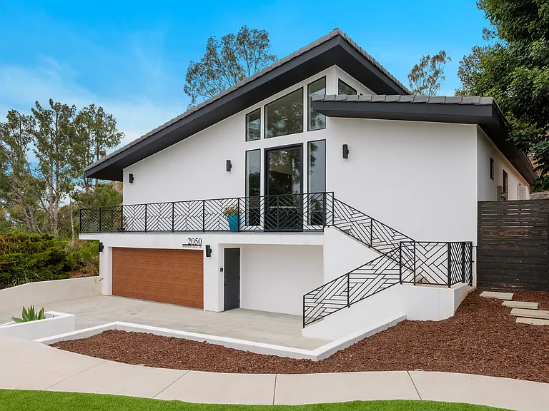 2050 Hidden Crest Dr — Photo 31