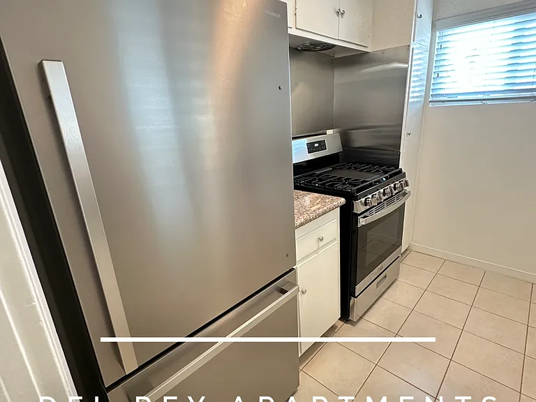 526 S 1st Ave #11 — Photo 11
