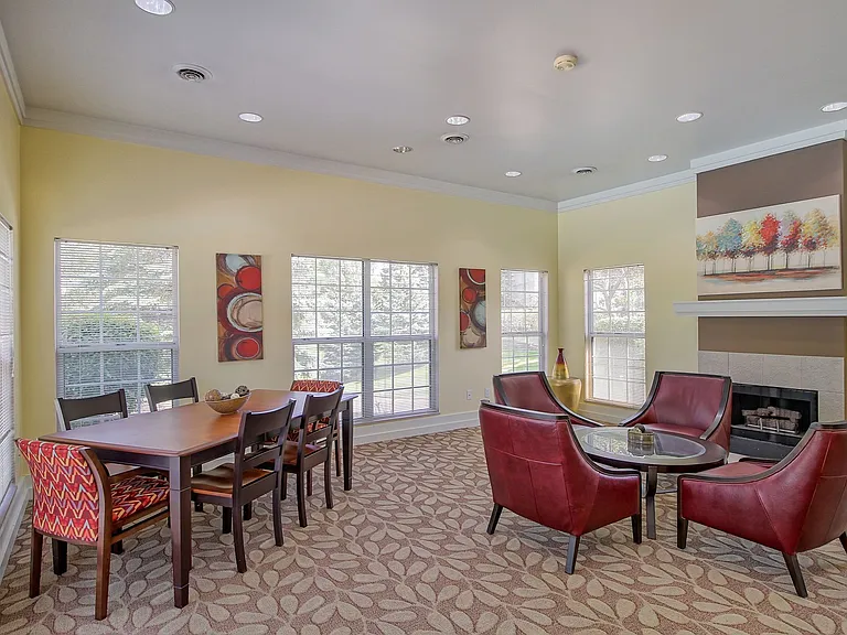 Forest Hills Townhomes — Photo 9