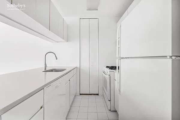 Sold by Sotheby's International Realty | media 5