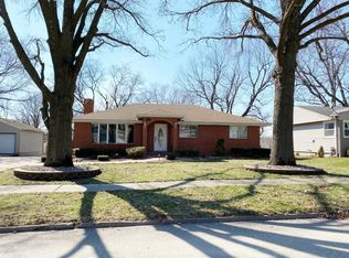 907 E Division St, Audubon, IA 50025