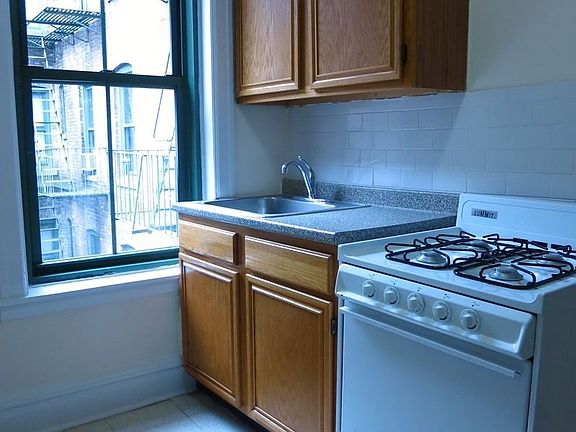 2nd image of 523 E 78th St APT 5f