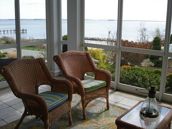 Screened-in Porch