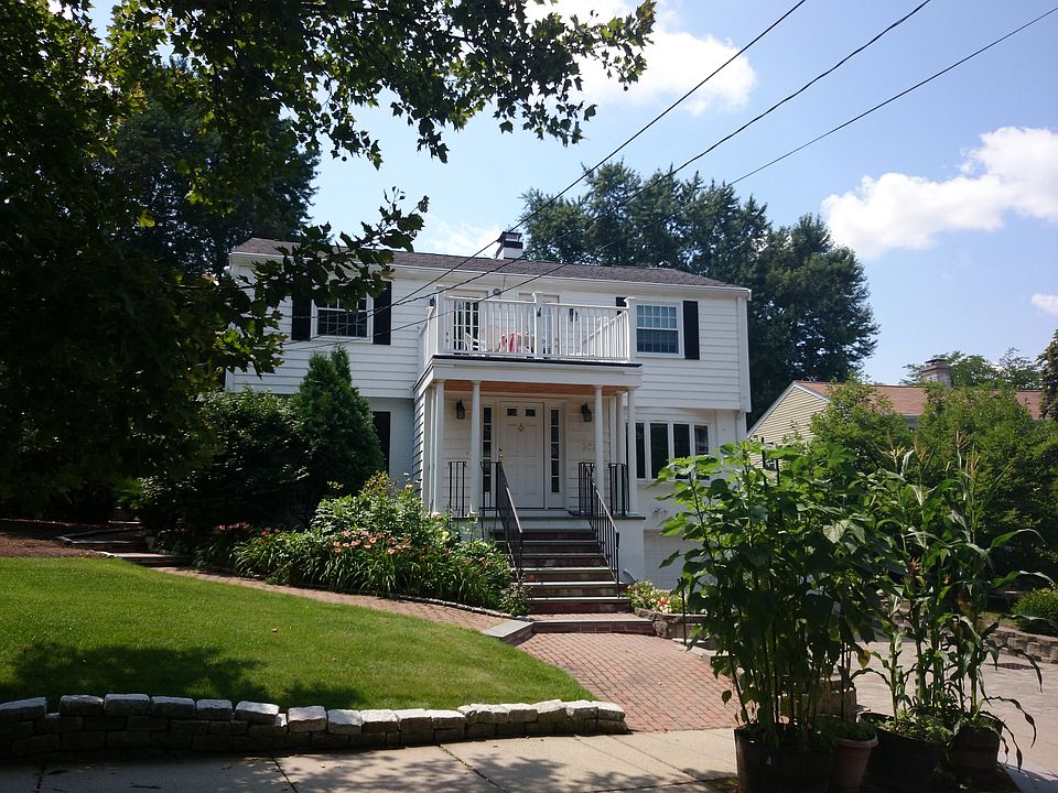 2nd image of 322 Mason Ter