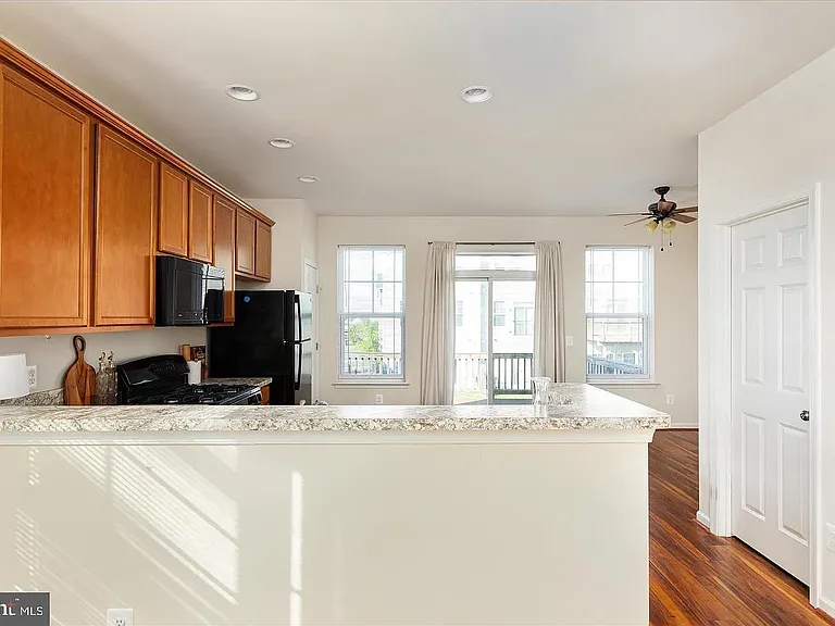 109 Splendor Garden Way — Photo 21