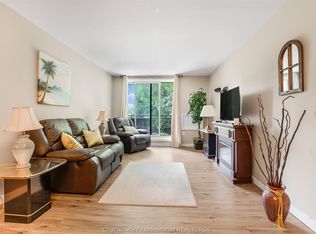 150 Park Ave E, Chatham Kent, ON N7M3V6