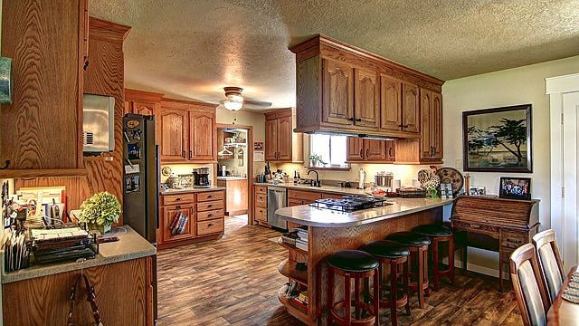 1st image of 6709 Brown Ln