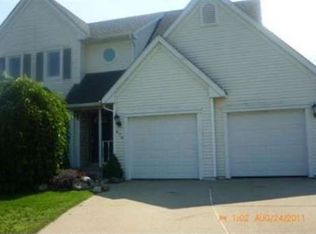 574 Spy Ct, Almont, MI 48003