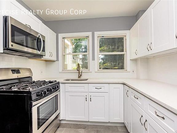 3rd image of 17 Landscape Ave Floor 1