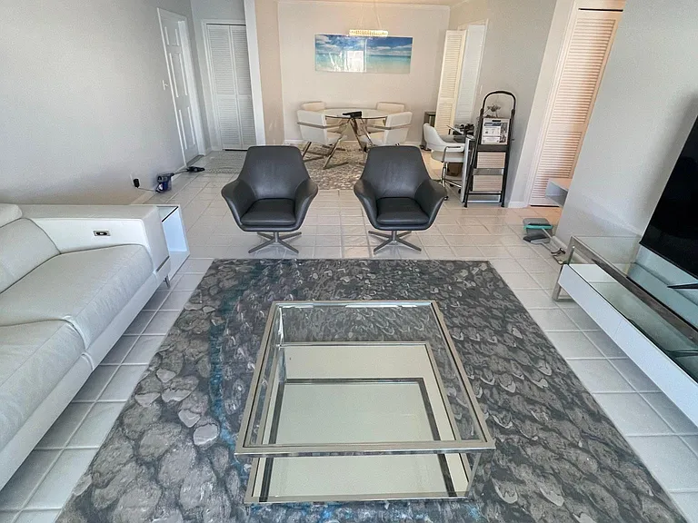 315 Venetian Dr #6 — Photo 11