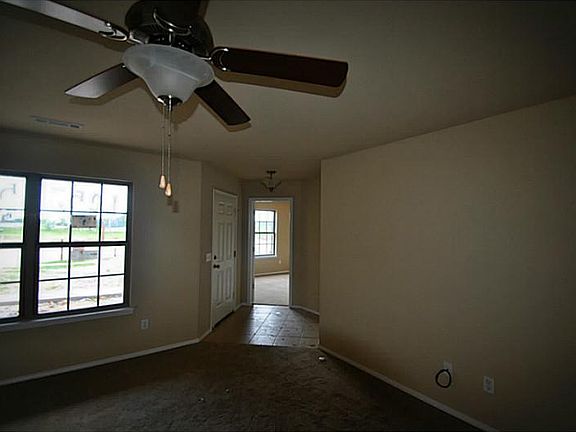 5th image of 5213 Cross Creek Blvd