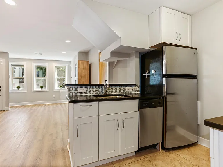 Gourmet kitchen