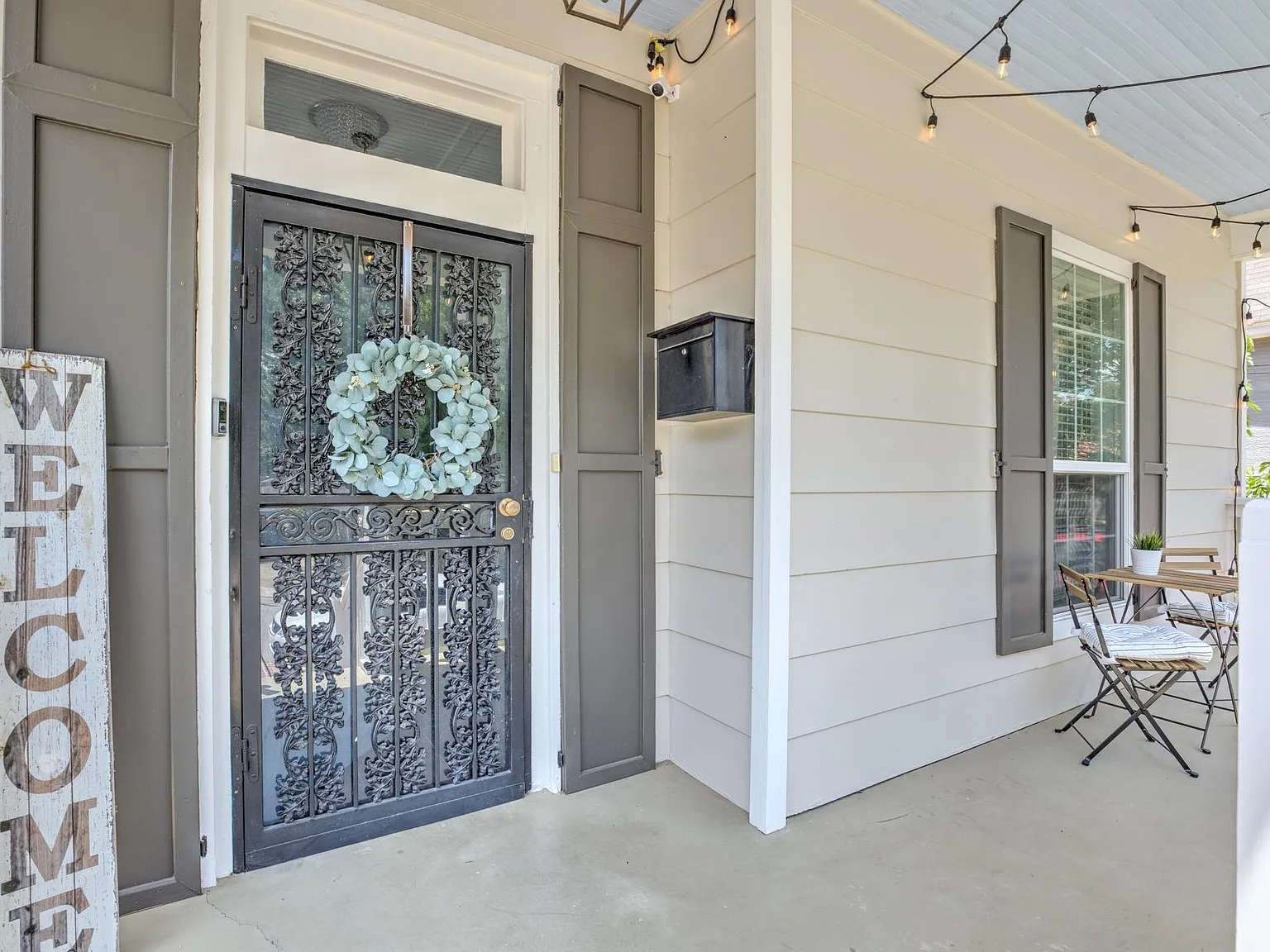 2 bed, 1350 sqft, $2,850 — Photo 2