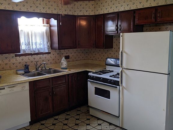 2nd image of 5339 S Sacramento Ave