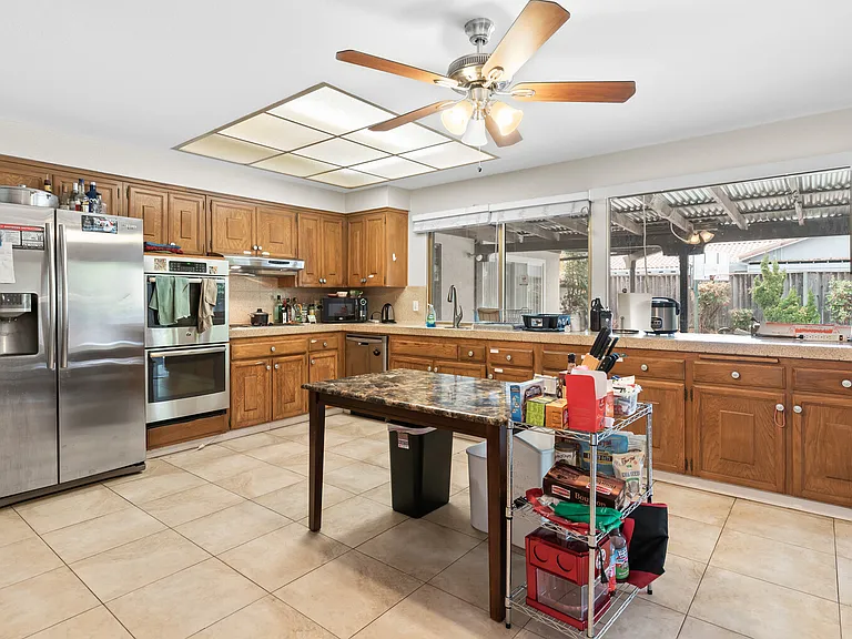 1157 Tilton Dr — Photo 2