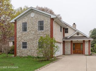 10 Alton Rd, Prospect Heights, IL 60070