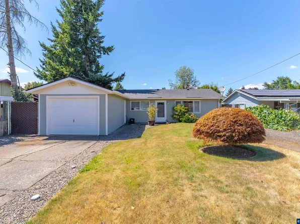 815 N 4th St, Aumsville, OR 97325