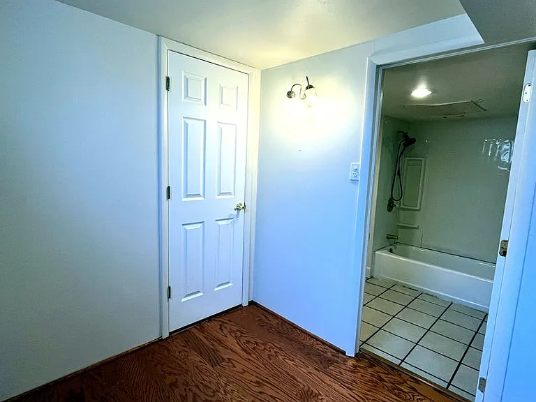 895 Holland St — Photo 27