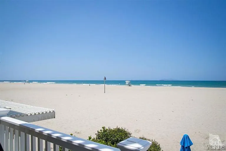 4025 Ocean Dr — Photo 6