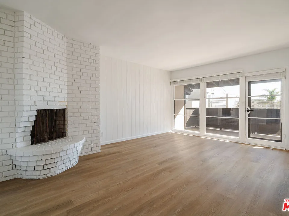1147 Horn Ave #5