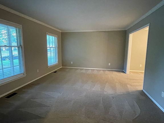 3rd image of 5 Cranbourn Ct
