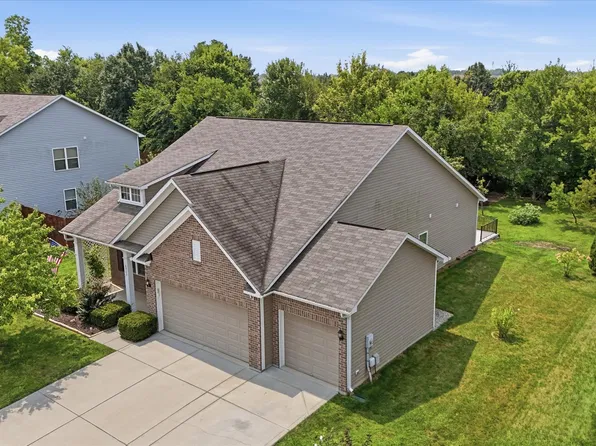 8922 N Springview Dr, McCordsville, IN 46055