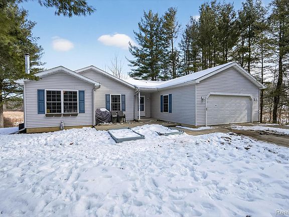 2nd image of 22092 Clear Lake Rd