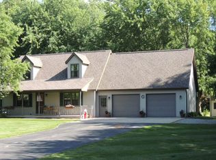 3885 Silver Bow Dr, Green Bay, WI 54313