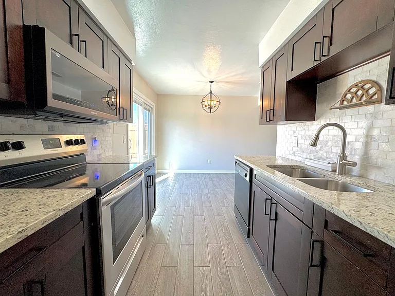 1037 Still Harbor Cir — Photo 6