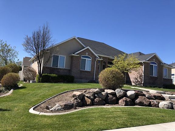 3rd image of 3713 W Shasta Cir