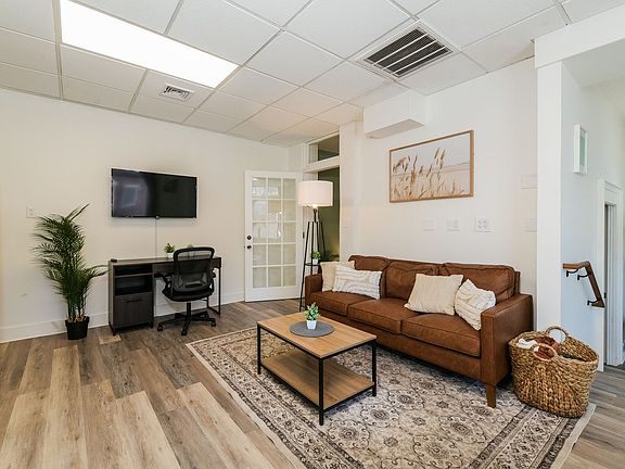 3rd image of 344 N Lime St #3