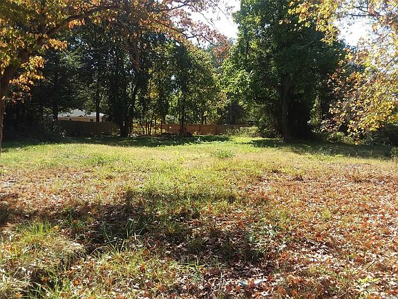 2nd image of 34 Beach Ln