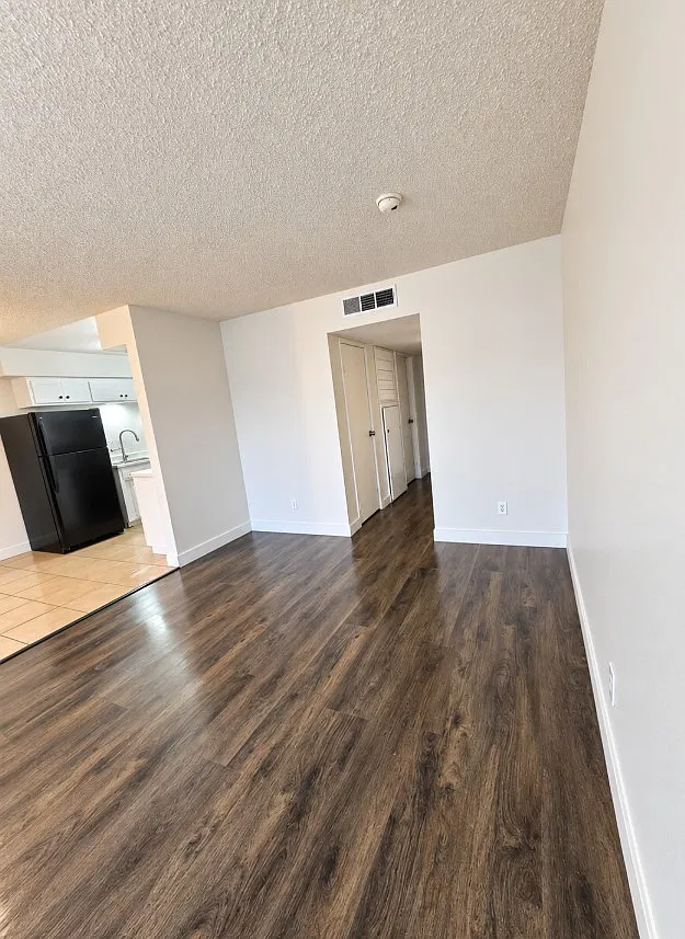 2 bed, 945 sqft, $1,300 — Photo 4