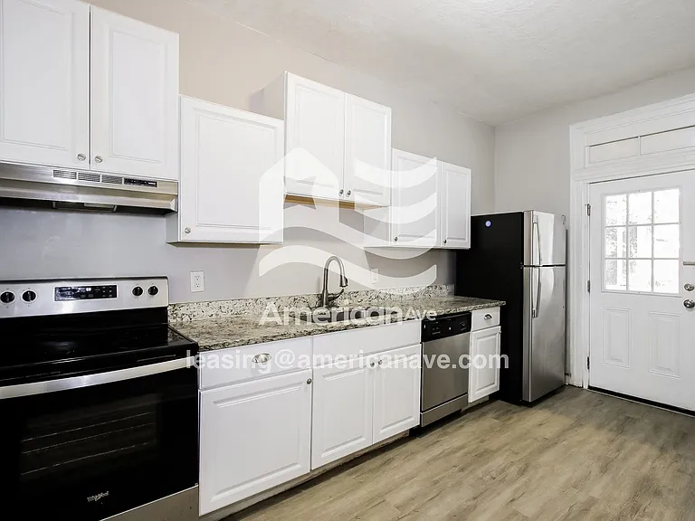 556771_006_wm_-_kitchen_13189963.jpg