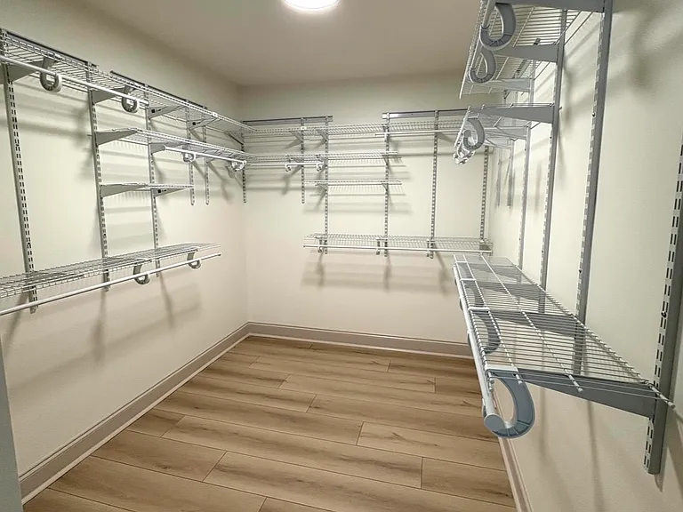 1244 Saint James Pl — Photo 38