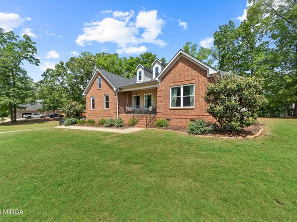 104 Old Oak Dr, Forsyth, GA 31029