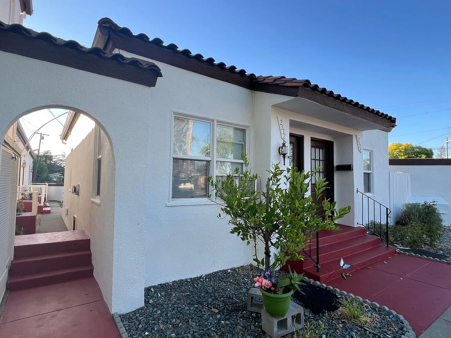 Studio, 600 sqft, $1,995 — Photo 2