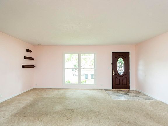 2nd image of 3811 Eastmont Dr
