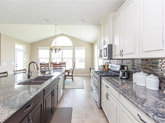 3rd image of 1575 Brentfield Dr