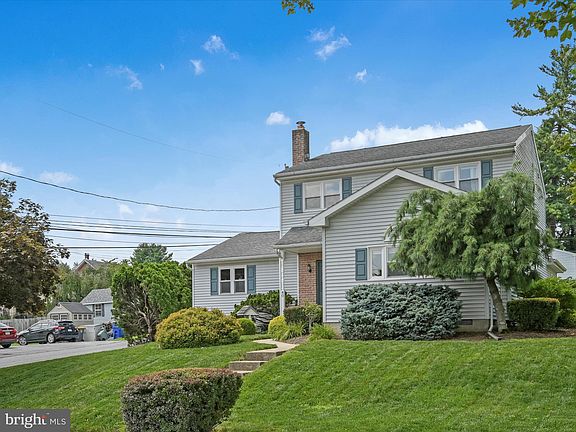 3rd image of 40 Pine St