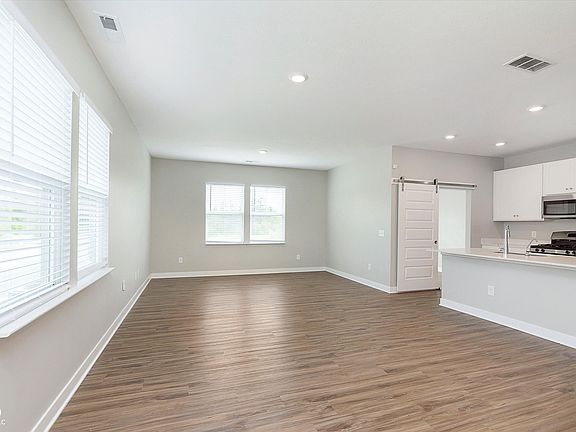 4th image of 1249 Langham St