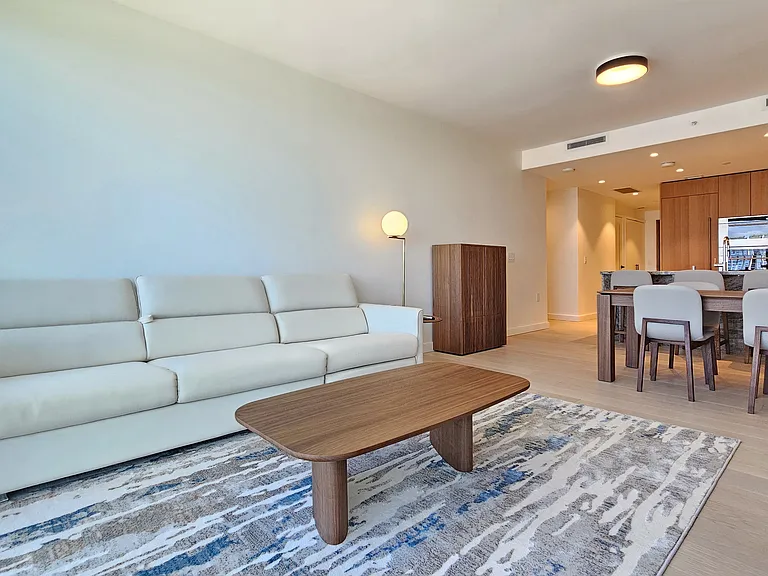 1100 Ala Moana Blvd — Photo 3