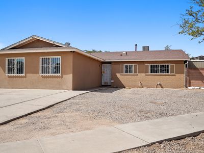 8600 Kimela Ct SW, Albuquerque, NM, 87121