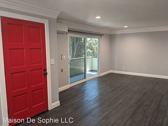 4th image of 1265 Armacost Ave