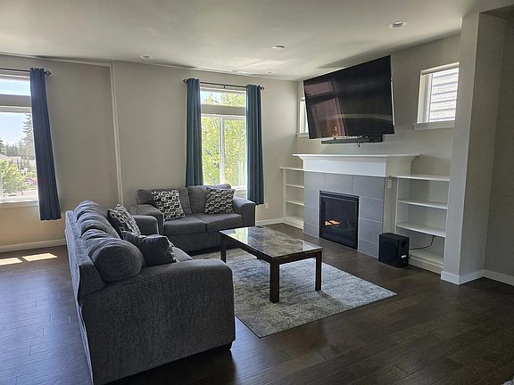 4th image of 634 NW Gardenia Way