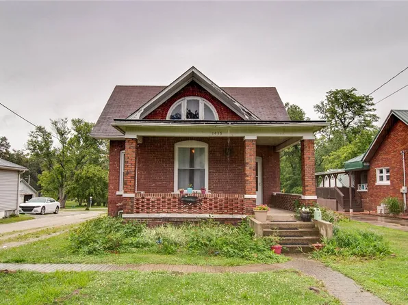1435 Vandalia Rd, Hillsboro, IL 62049